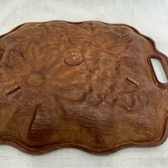 Vintage MCM scalloped wood look serving tray with raised painted floral pattern - Picture 13 of 16